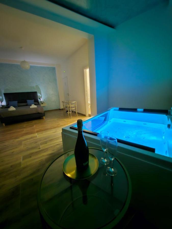 B&B Pietre Preziose ซาแลร์โน ภายนอก รูปภาพ