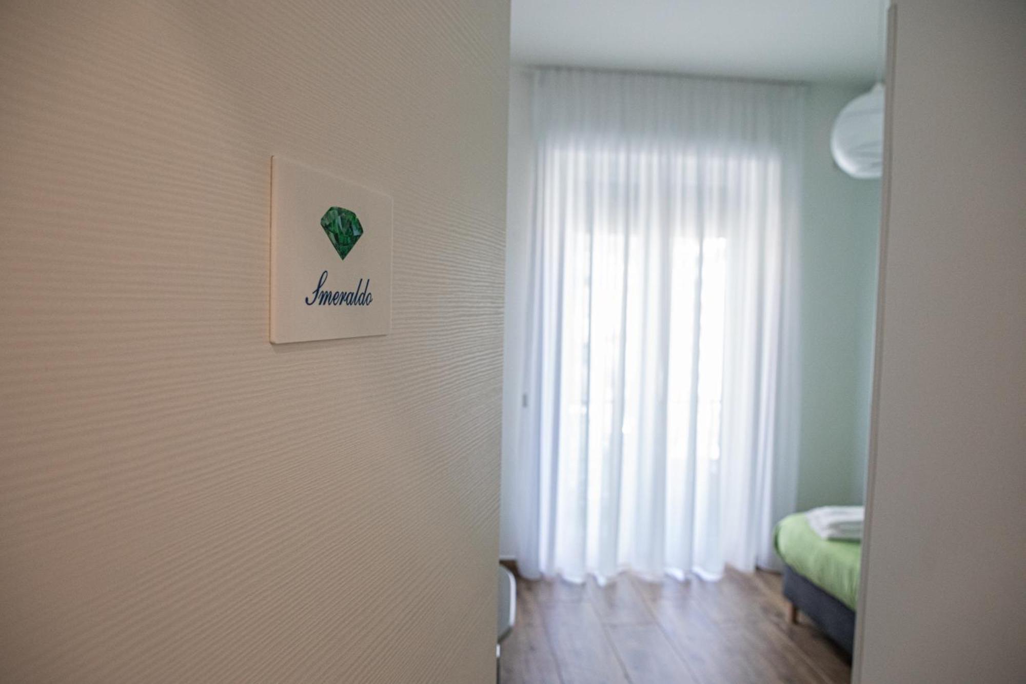 B&B Pietre Preziose ซาแลร์โน ภายนอก รูปภาพ