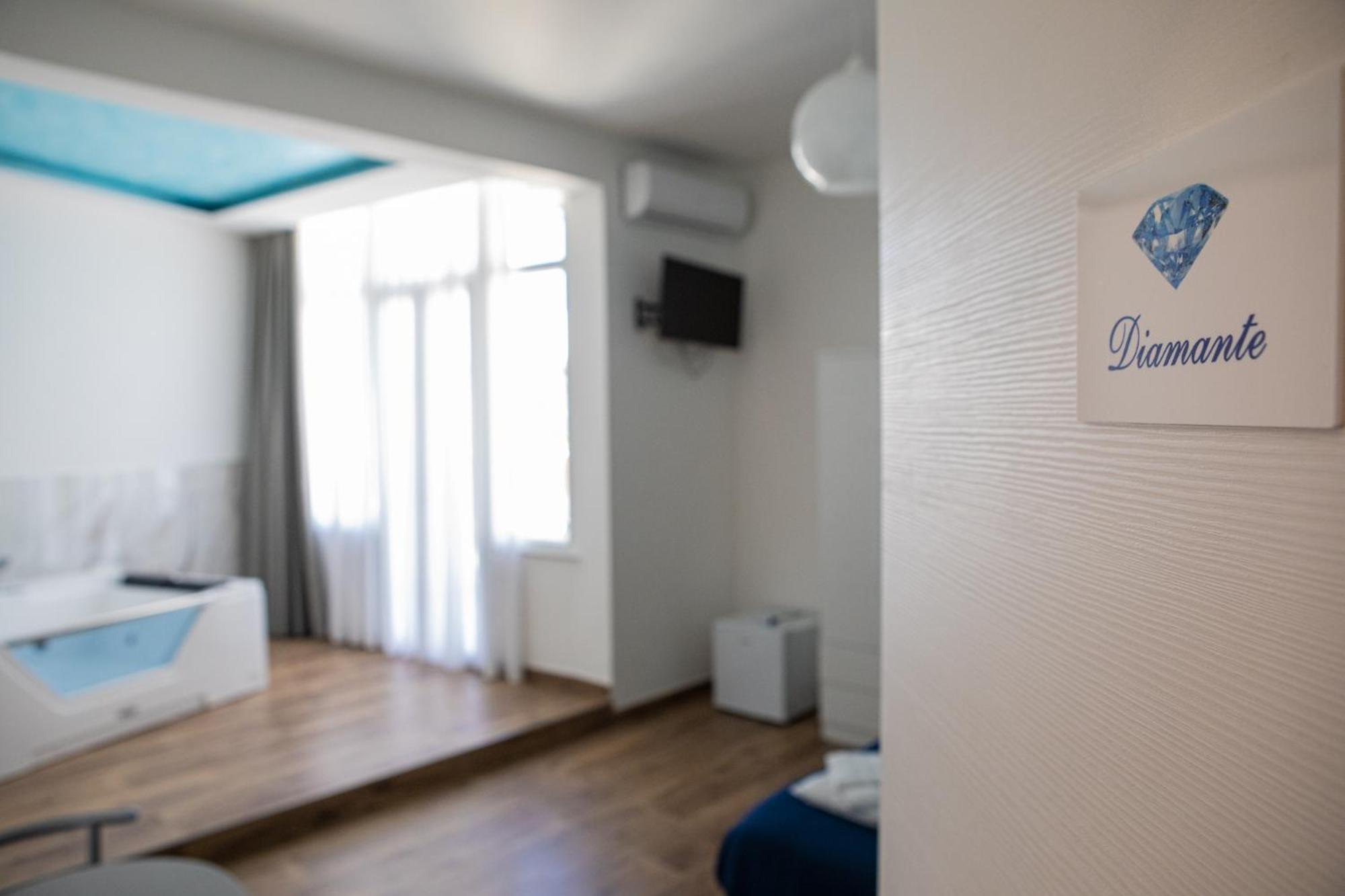B&B Pietre Preziose ซาแลร์โน ภายนอก รูปภาพ