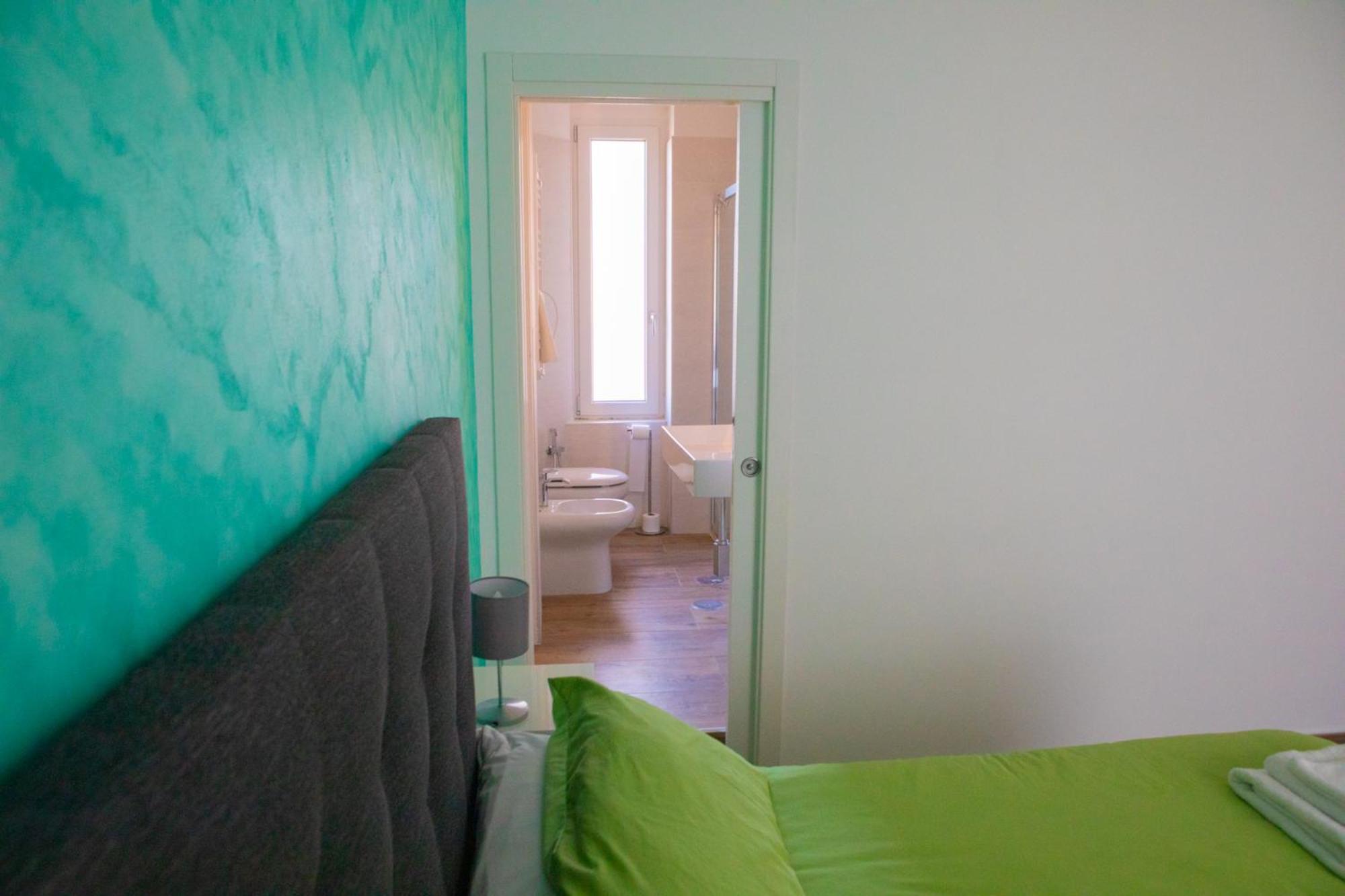 B&B Pietre Preziose ซาแลร์โน ภายนอก รูปภาพ