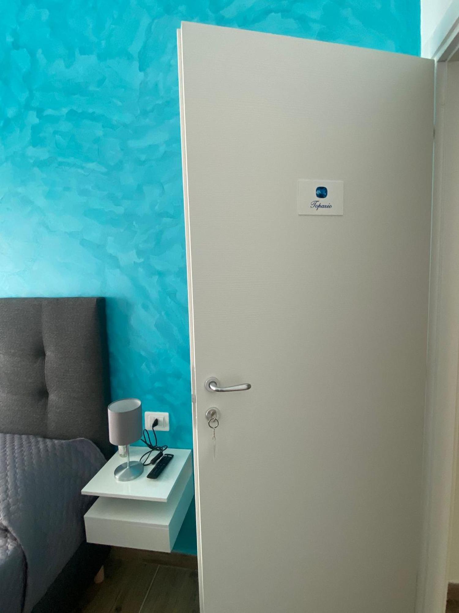 B&B Pietre Preziose ซาแลร์โน ภายนอก รูปภาพ
