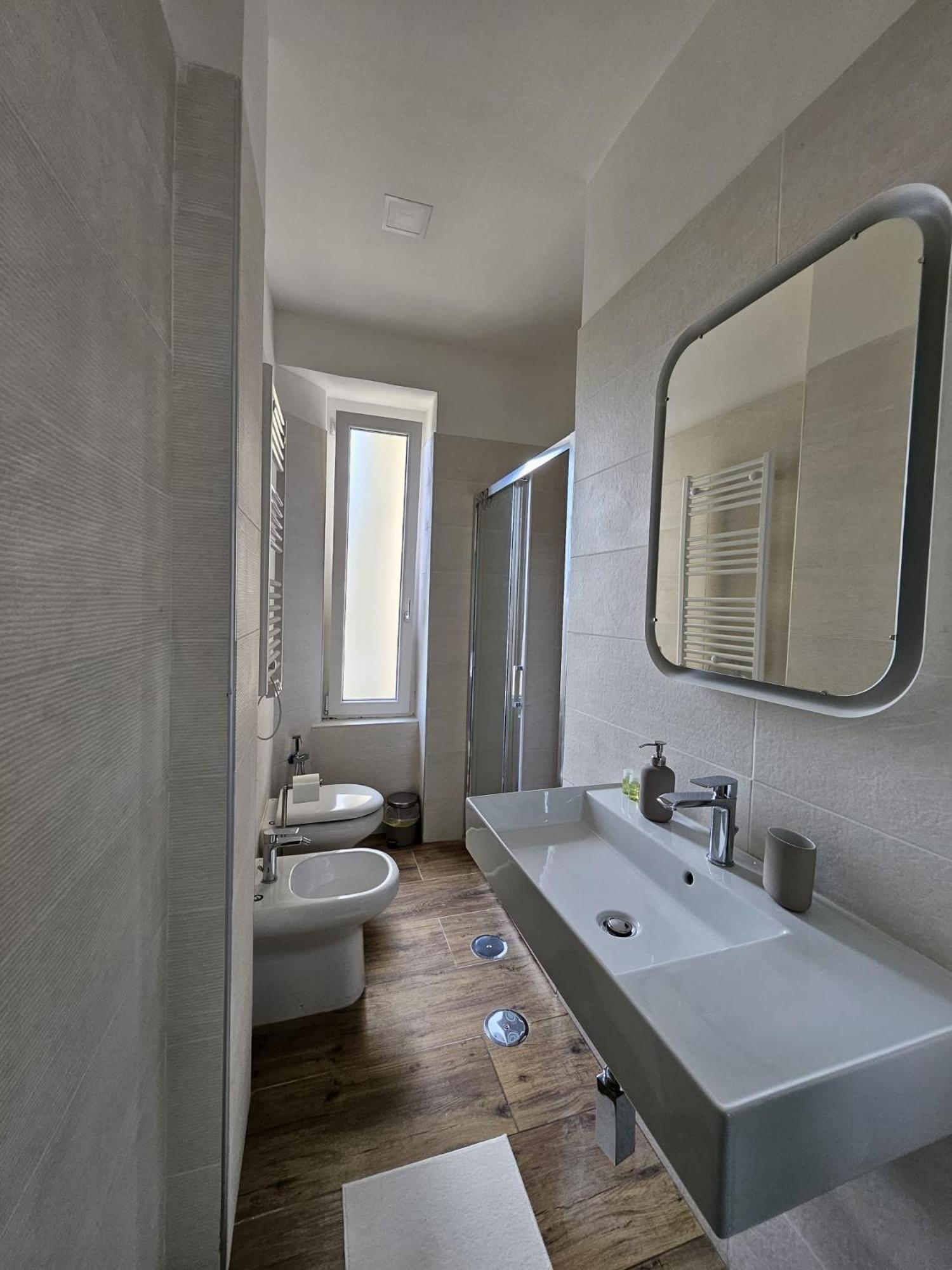 B&B Pietre Preziose ซาแลร์โน ภายนอก รูปภาพ